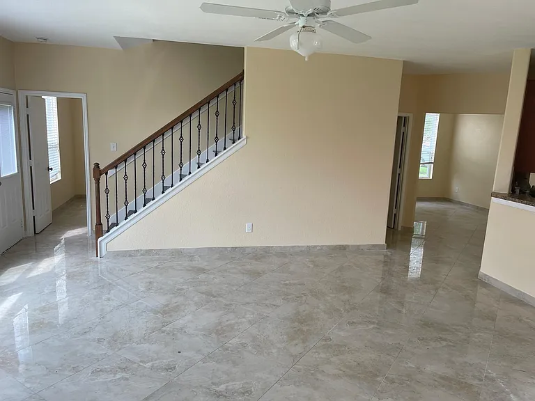 2810 Hazelwood Dr — Photo 3