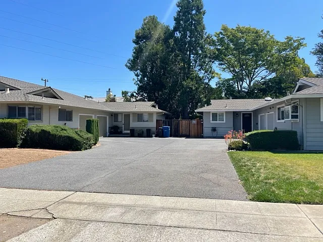 2 bed, 1000 sqft, $4,100 — Photo 4