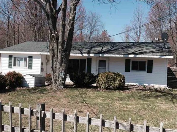 903 Collingwood St, Houghton Lake, MI 48629