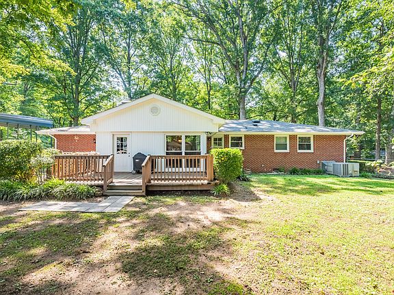 4th image of 5801 Forest Dr