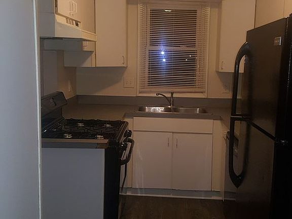 5th image of 21988 Albion Ave