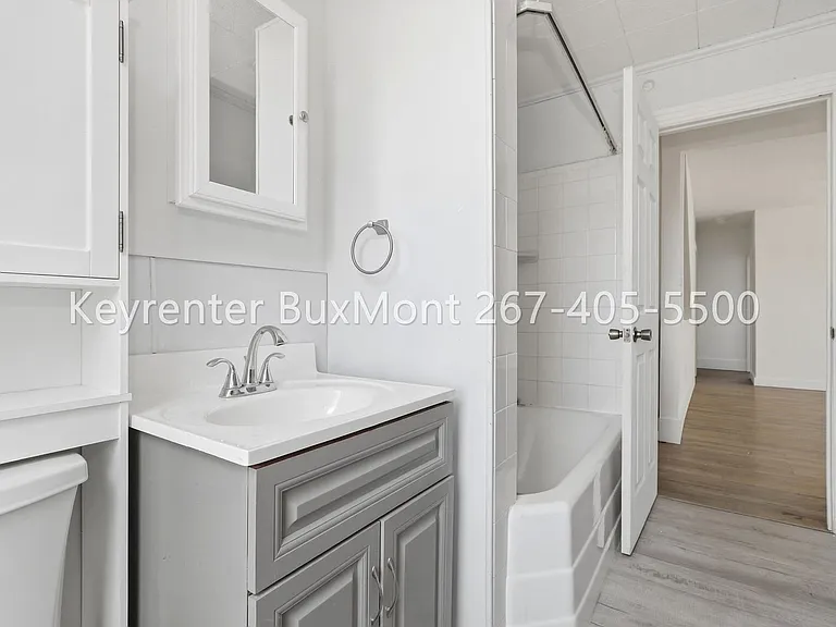 340-342 W Broad St — Photo 8