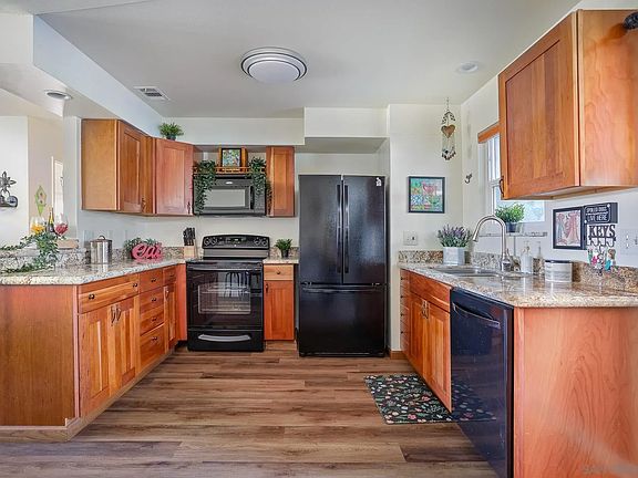 5th image of 3577 Pear Blossom Ave
