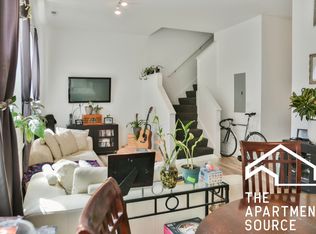 2700 W North Ave #202, Chicago, IL 60647