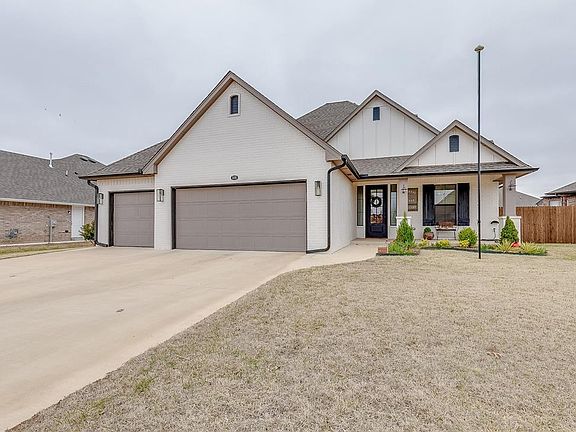2nd image of 3125 Langley Dr