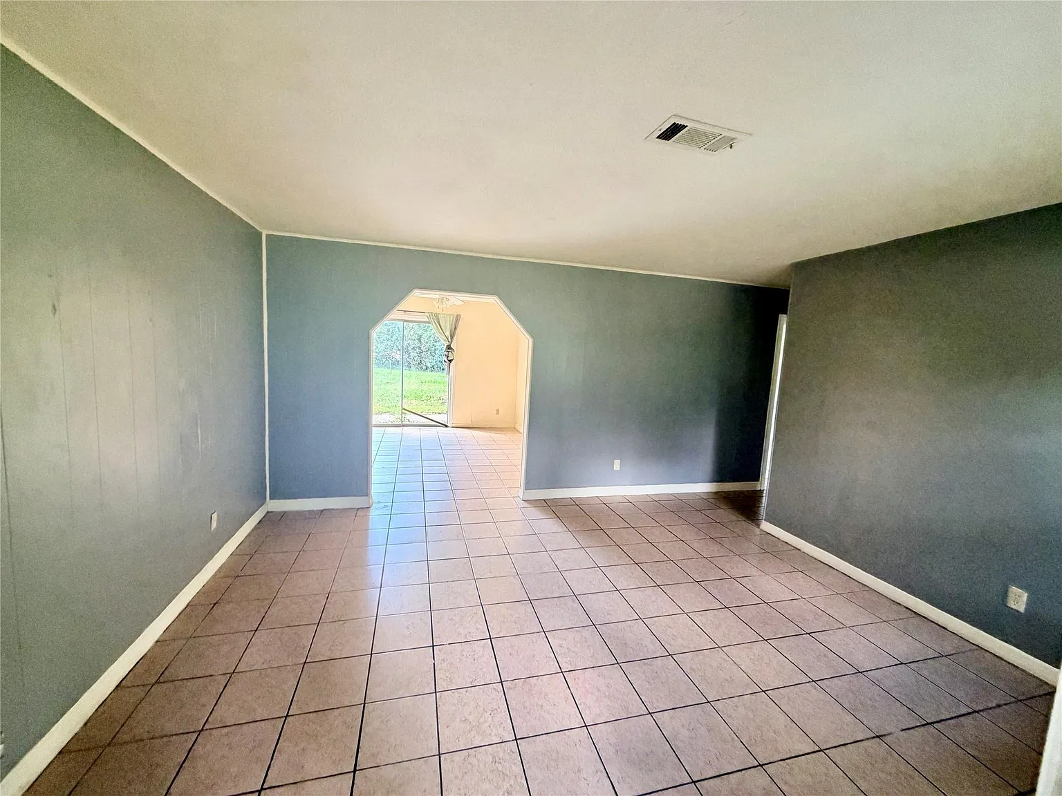3 bed, 2.0 bath, 1258 sqft, $1,650 — Photo 4