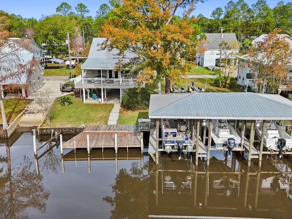 6079 Kiowa St, Kiln, MS 39556