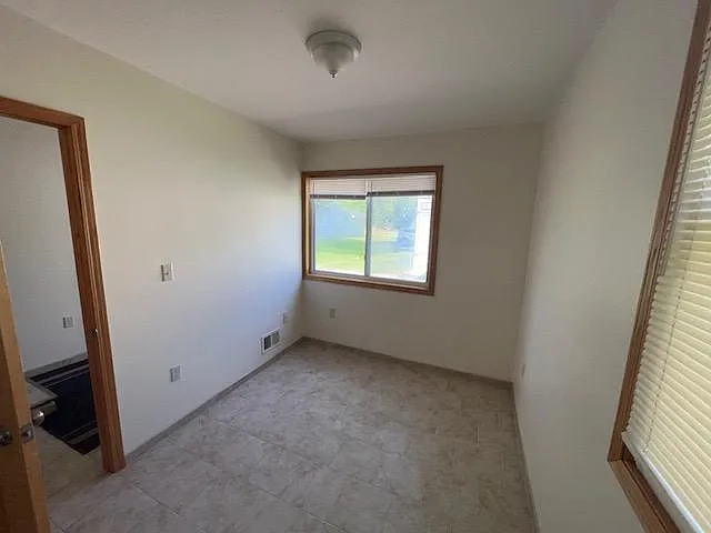 14734 Chamberlain Rd — Photo 3