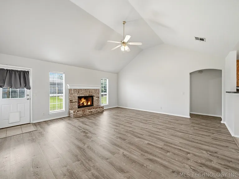 1217 W 117th Ct S — Photo 6