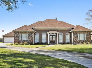 235 Stonehaven Dr, Belle Chasse, LA 70037