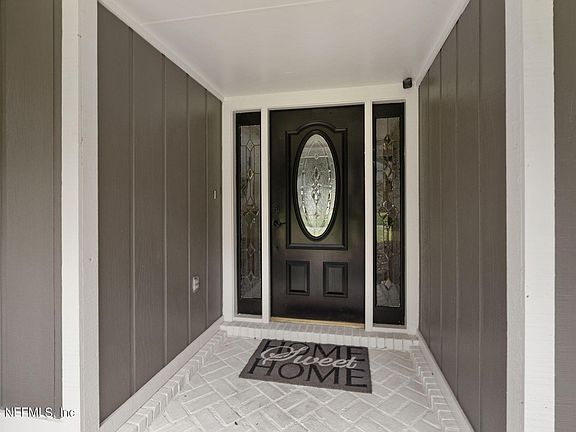 3rd image of 13825 CARTERS GROVE Lane