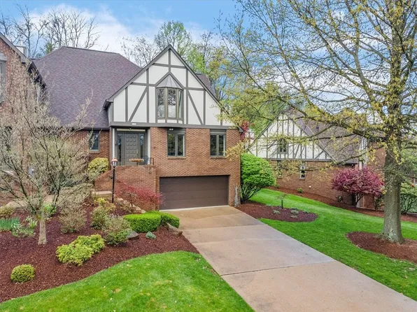 407 Forest Highlands Dr, Pittsburgh, PA 15238