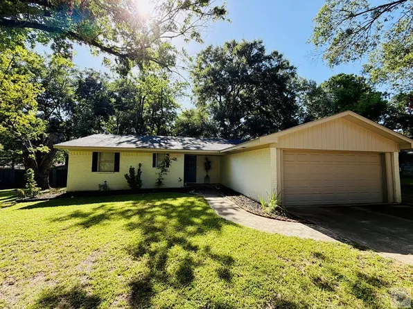 104 S Park Dr, New Boston, TX 75570