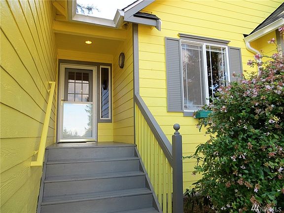 3rd image of 7243 Valley Wood Pl NE