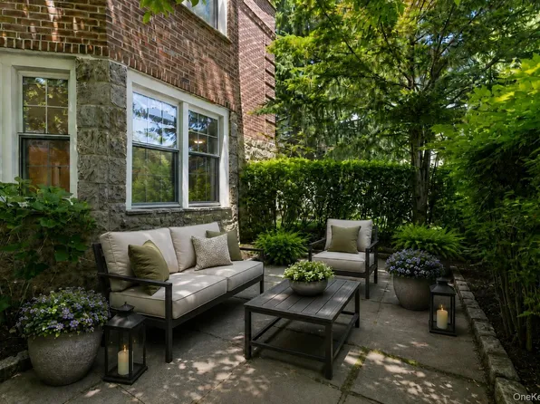 9 Sentry Place #TR, Scarsdale, NY 10583