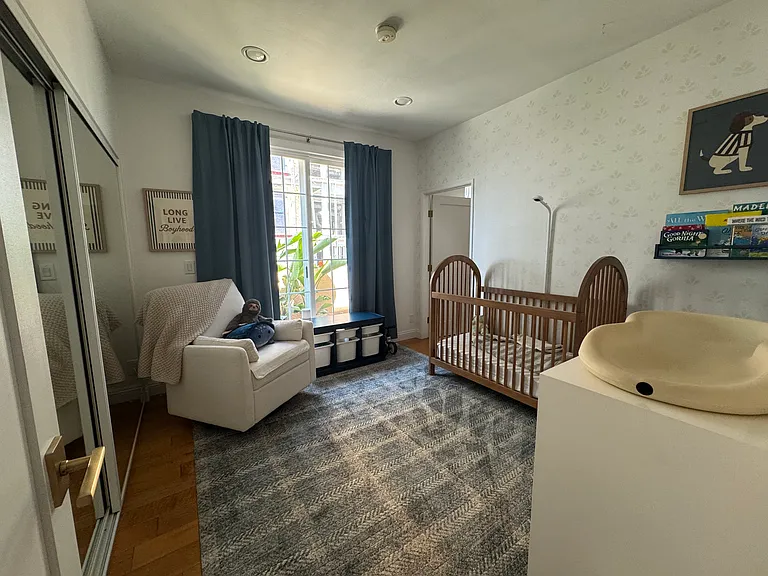 945 N Hudson Ave #204 — Photo 6