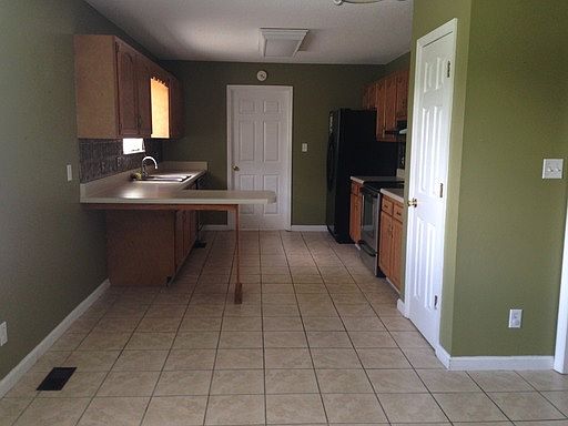 4th image of 4596 Lee Dr NW