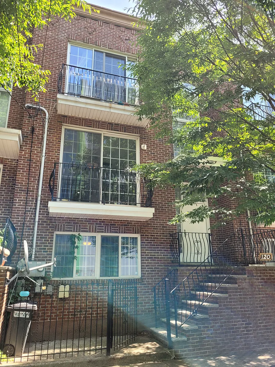Building Photo - 120 Garabrant St #1