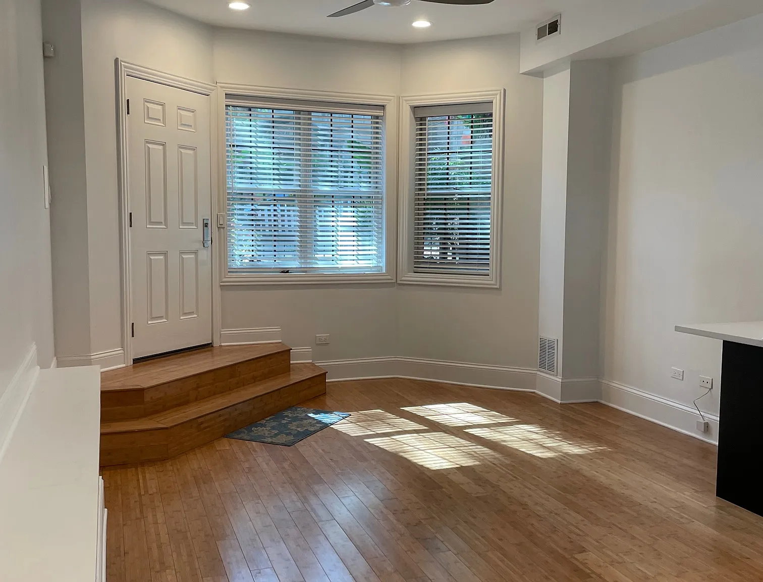 2 bed, 1000 sqft, $2,000 — Photo 3