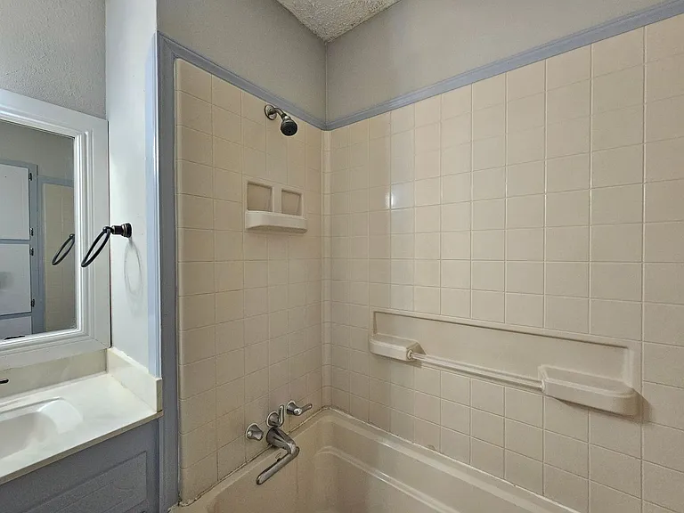 2301 Zinnia Ct — Photo 22