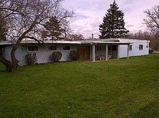 484 Old Niagara Rd, Lockport, NY 14094