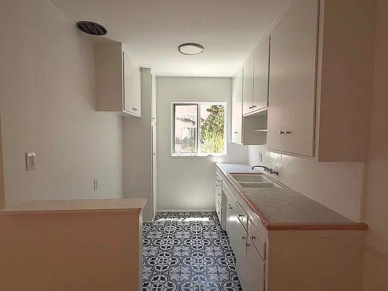 1234 N Orange Grove Ave #3 — Photo 6