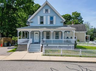 204 School St, Franklin, MA 02038