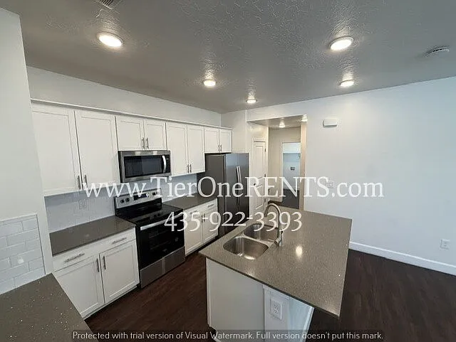 5 bed, 3.5 bath, 2301 sqft, $3,995 — Photo 4