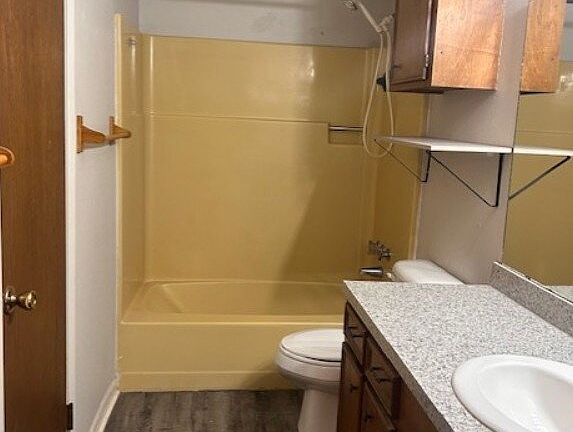 4th image of 1503 Lance St