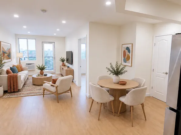 6719 Austin St, Forest Hills, NY
