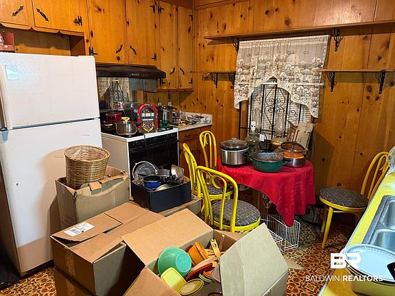 3rd image of 157 N Shelton Beach Rd