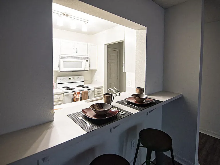 Woodland Heights Apartments — Photo 8
