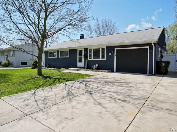 38 Botimer St, Lancaster, NY 14086