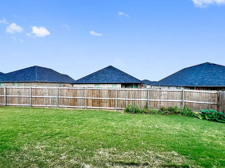 2812 Orchid Dr — Photo 2