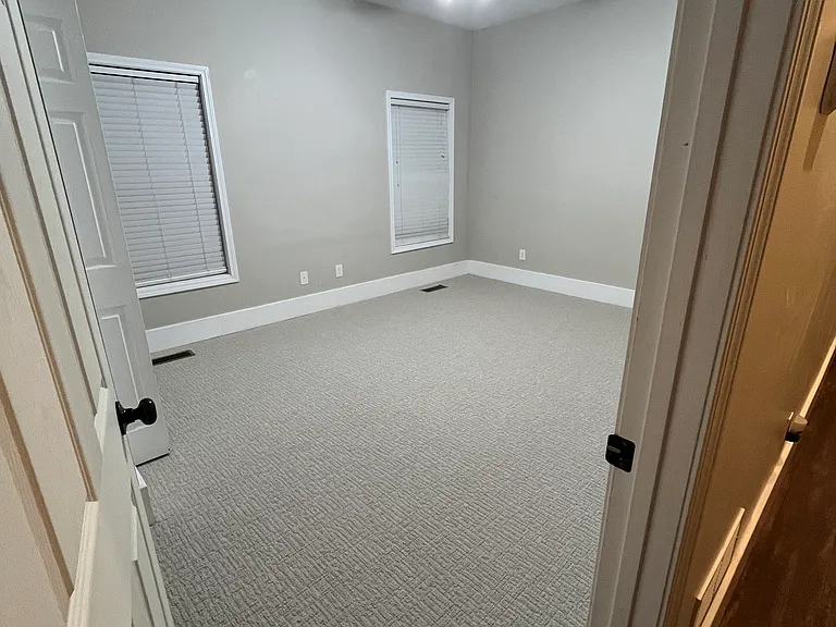 Bedroom #1 with new carpet