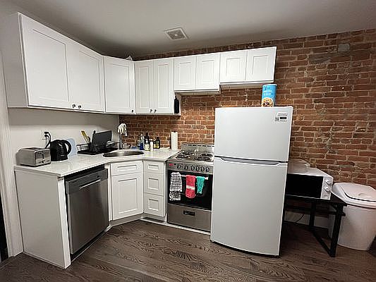 1st image of 315 E 104th St #3A