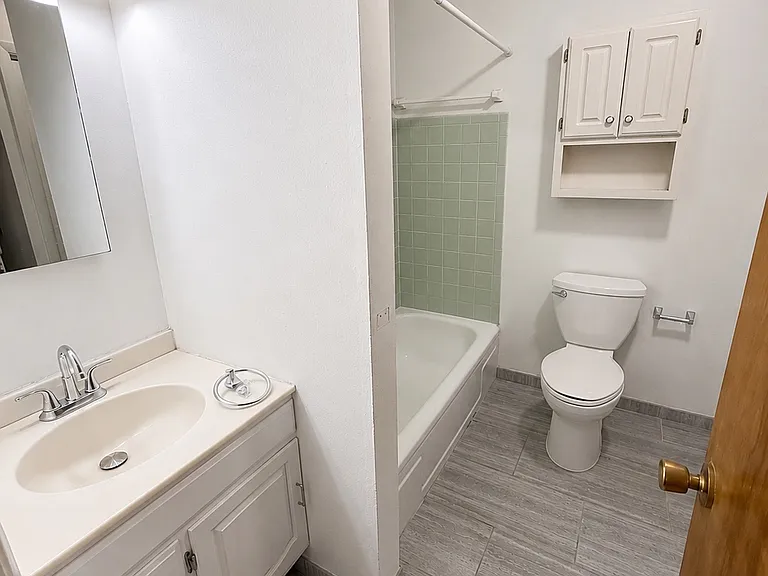 324 Lacombe Dr #324 — Photo 4