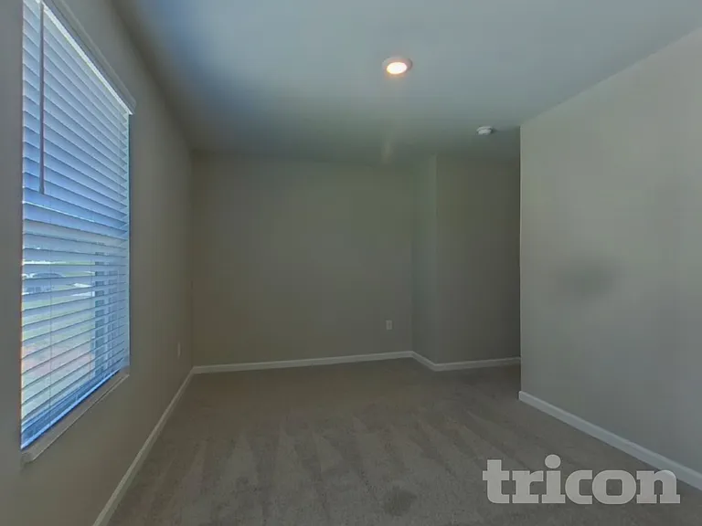 831 Bryson Lake Cir — Photo 14