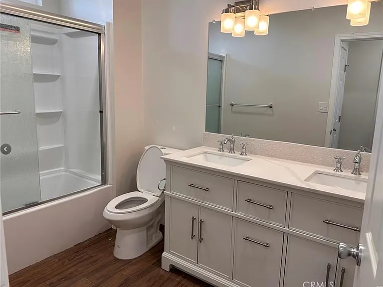 455 Pear St — Photo 3