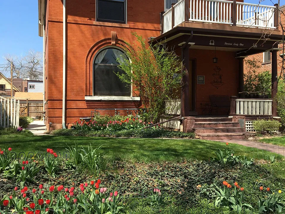 House front. 4 units total