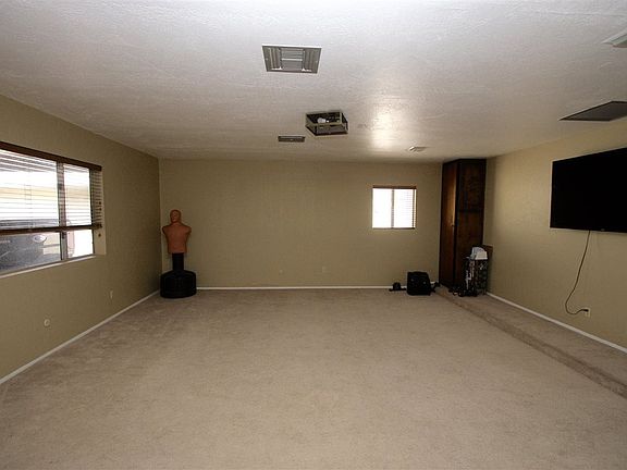 4th image of 1409 E Kuns Ct