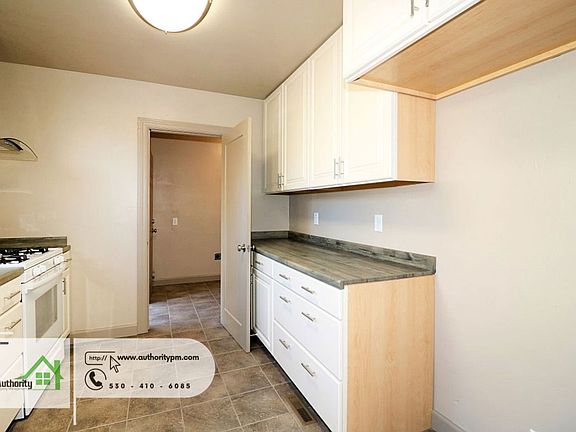 5th image of 1235 Sacramento St
