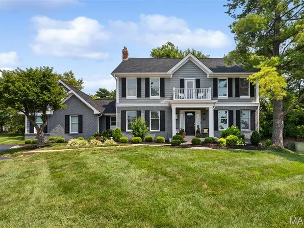 718 Cedar Field Ct, Town And Country, MO 63017