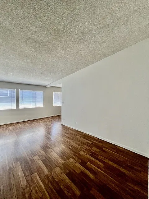 1 bed, 700 sqft, $2,500 — Photo 2
