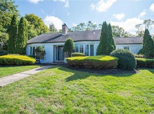 6 Mills Ln, East Setauket, NY 11733