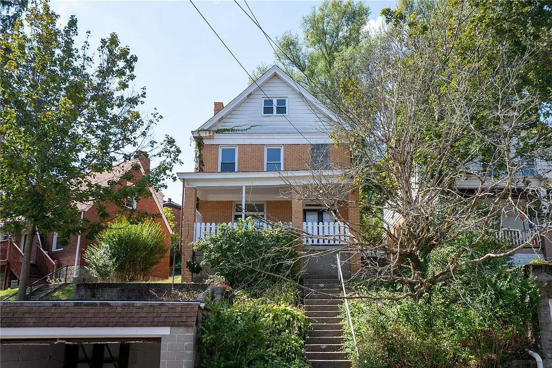 2924 Glendale Ave photo 1