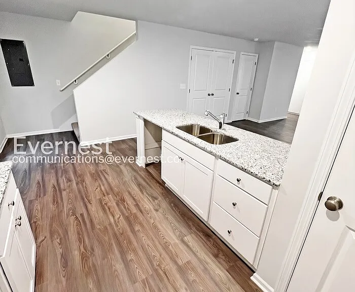 4033 Highland Ave — Photo 7