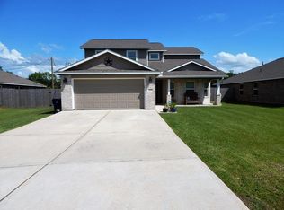 7105 Beechwood Dr, Angleton, TX 77515