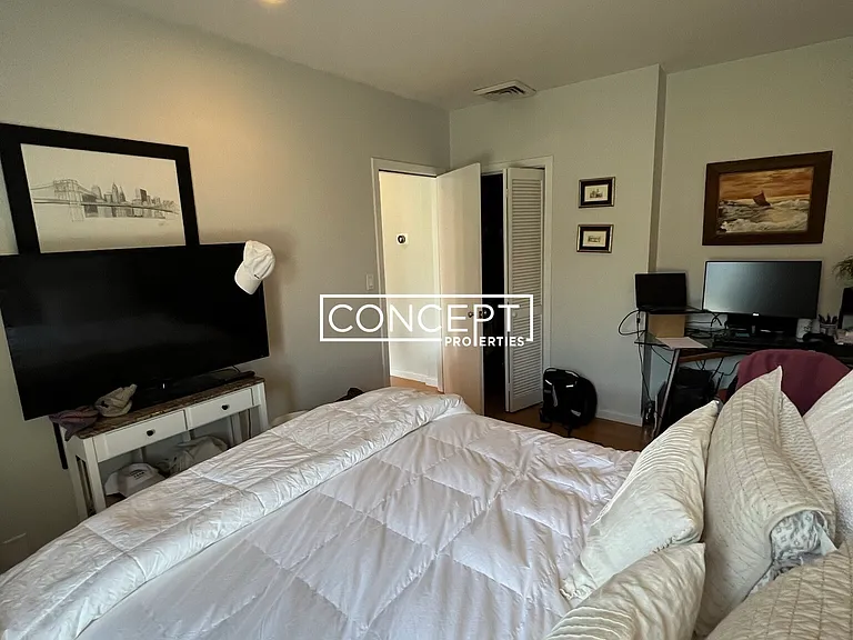 1661 Washington St #302 — Photo 16