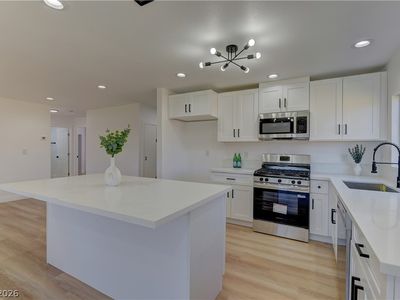 34 Del Amo Dr, Las Vegas, NV, 89110